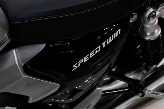 TRIUMPH-SPEED TWIN-2025