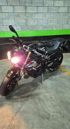 TRIUMPH-STREET TRIPLE 675 ABS-2017