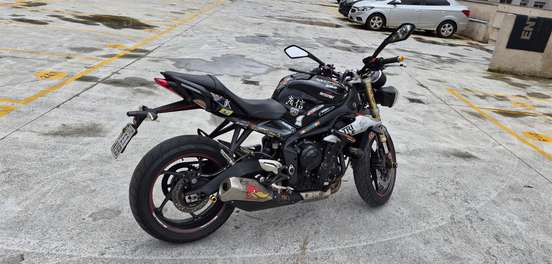 TRIUMPH-STREET TRIPLE 675 ABS-2017