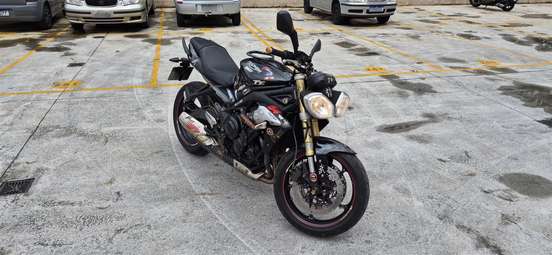TRIUMPH-STREET TRIPLE 675 ABS-2017