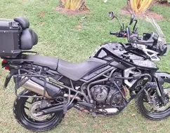 TRIUMPH TIGER 800 XR TRIUMPH TIGER 800 XR