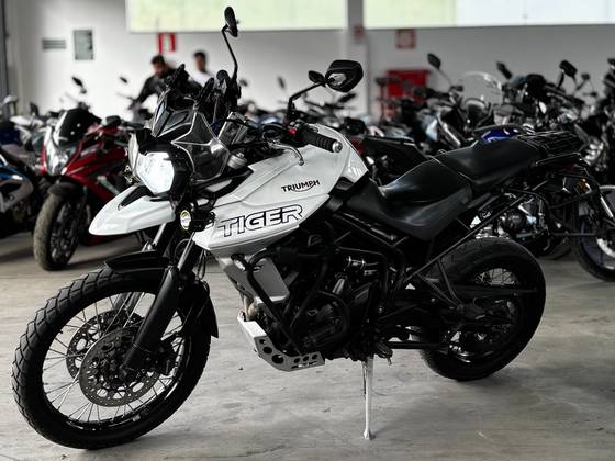 TRIUMPH TIGER 800 XCX 