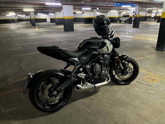 TRIUMPH TRIDENT 660 
