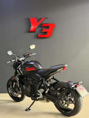 TRIUMPH-TRIDENT 660-2021