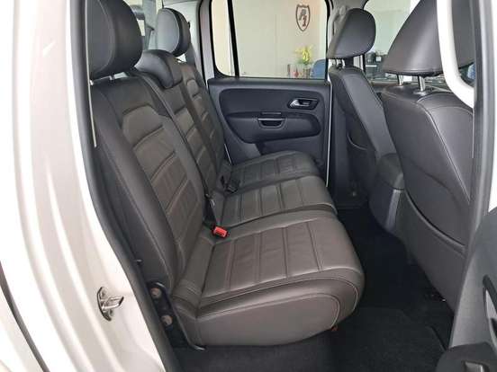 VOLKSWAGEN-AMAROK-2021