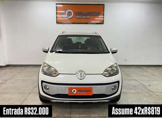 VOLKSWAGEN-CROSS UP-2015