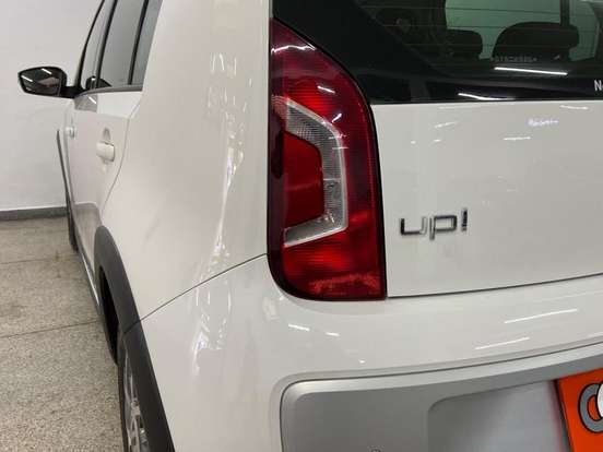 VOLKSWAGEN-CROSS UP-1.0 MPI 12V FLEX 4P MANUAL VOLKSWAGEN-CROSS UP-2015