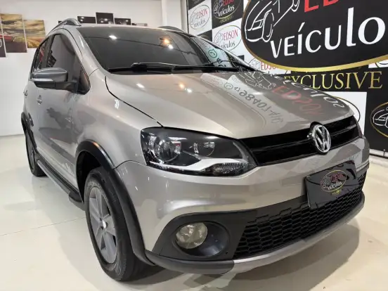 VOLKSWAGEN-CROSSFOX-2012