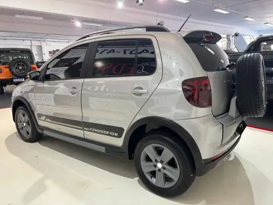 VOLKSWAGEN-CROSSFOX-2012