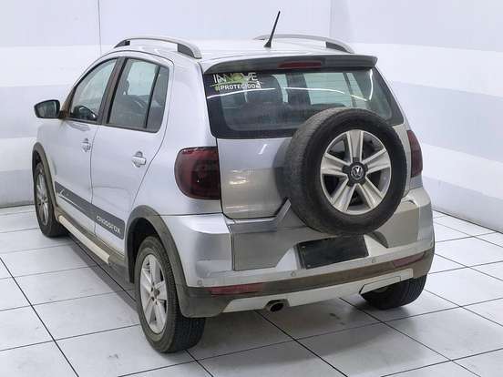 VOLKSWAGEN-CROSSFOX-2010