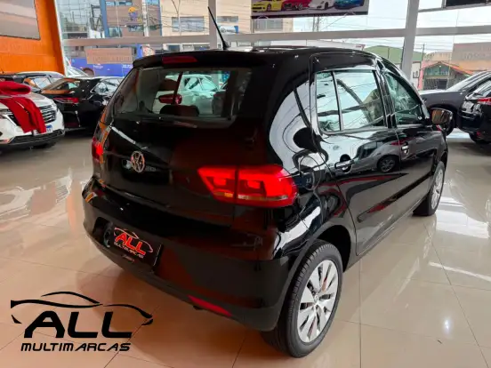 VOLKSWAGEN-FOX-2015