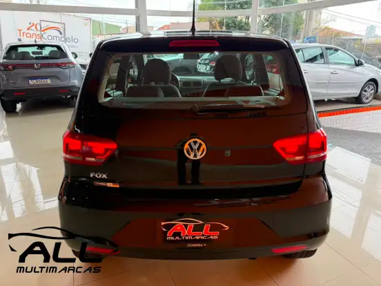 VOLKSWAGEN-FOX-2015
