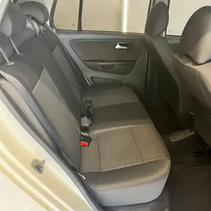 VOLKSWAGEN-FOX-2016