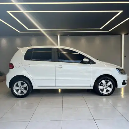 VOLKSWAGEN-FOX-2016