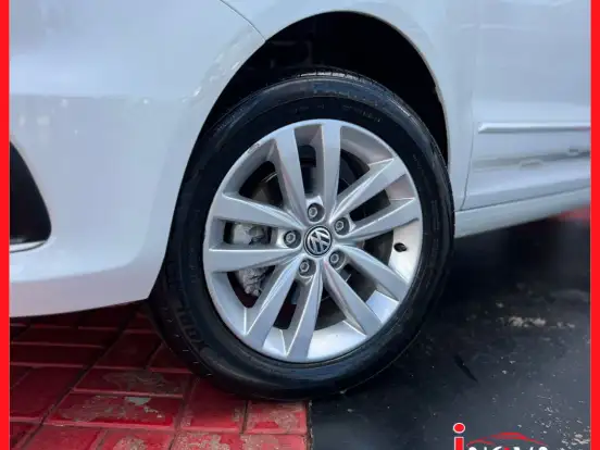 VOLKSWAGEN-FOX-1.6 MSI TOTAL FLEX CONNECT 4P MANUAL VOLKSWAGEN-FOX-2018