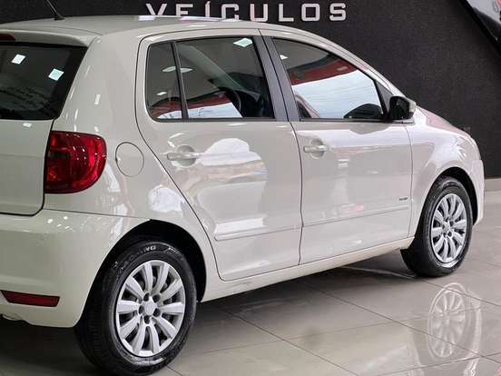 VOLKSWAGEN-FOX-1.0 MI 8V FLEX 2P MANUAL VOLKSWAGEN-FOX-2013