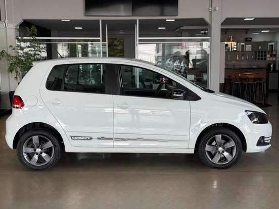 VOLKSWAGEN-FOX-1.6 MSI TOTAL FLEX CONNECT 4P I-MOTION VOLKSWAGEN-FOX-2018