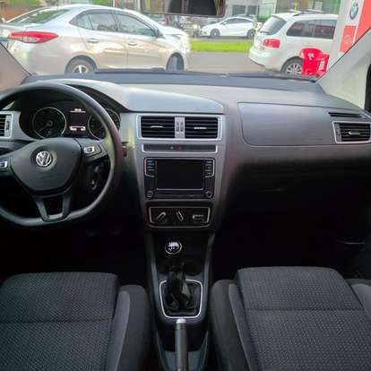 VOLKSWAGEN-FOX-2019