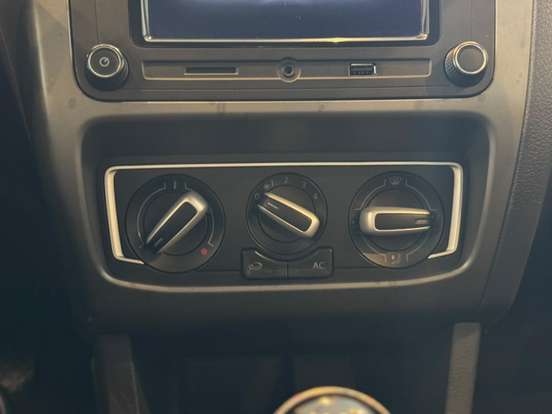 VOLKSWAGEN-FOX-2019