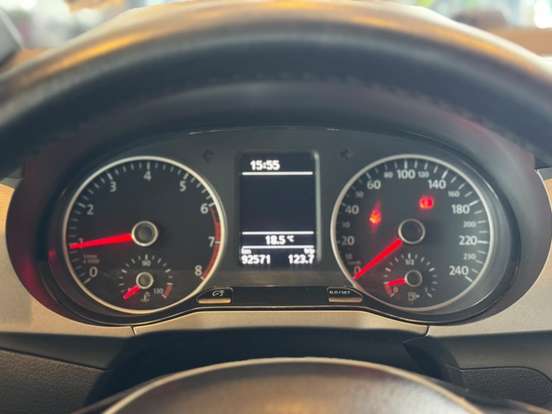 VOLKSWAGEN-FOX-2019