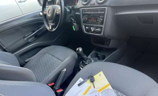 VOLKSWAGEN-GOL-2016