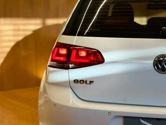 VOLKSWAGEN-GOLF-2014