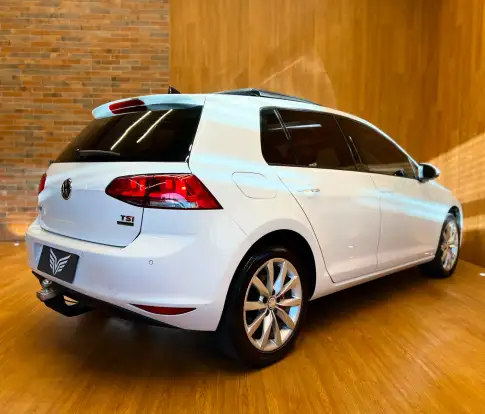 VOLKSWAGEN-GOLF-2014