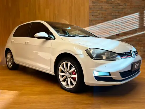 VOLKSWAGEN-GOLF-1.4 TSI COMFORTLINE 16V GASOLINA 4P AUTOMÁTICO VOLKSWAGEN-GOLF-2014