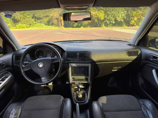VOLKSWAGEN-GOLF-2009