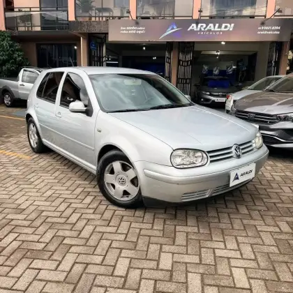 VOLKSWAGEN GOLF 2.0 MI PLUS 8V GASOLINA 4P AUTOMÁTICO