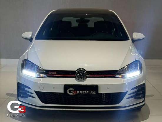 VOLKSWAGEN-GOLF-2018