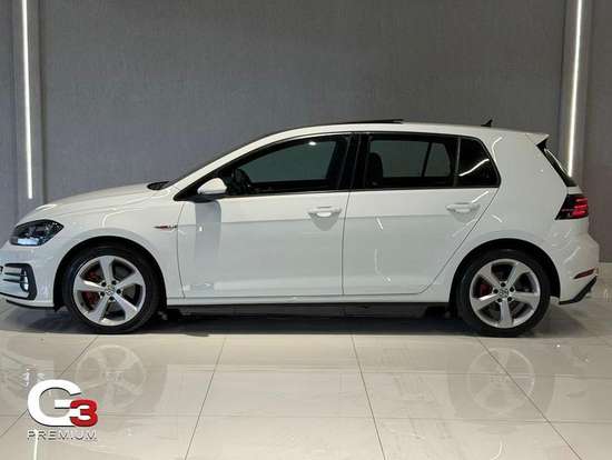 VOLKSWAGEN-GOLF-2018