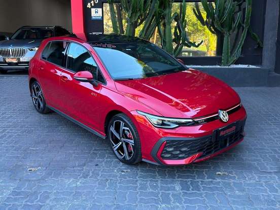 VOLKSWAGEN-GOLF-2026