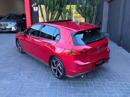 VOLKSWAGEN-GOLF-2026
