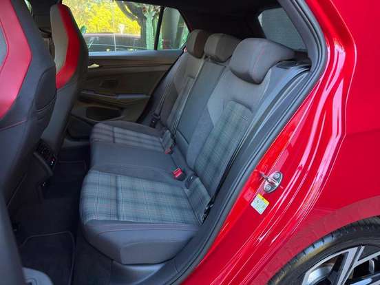 VOLKSWAGEN-GOLF-2026