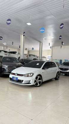 VOLKSWAGEN-GOLF-2017