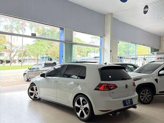 VOLKSWAGEN-GOLF-2.0 TSI GTI 16V TURBO GASOLINA 4P AUTOMÁTICO VOLKSWAGEN-GOLF-2017