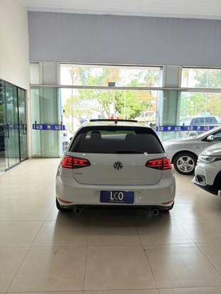 VOLKSWAGEN-GOLF-2017