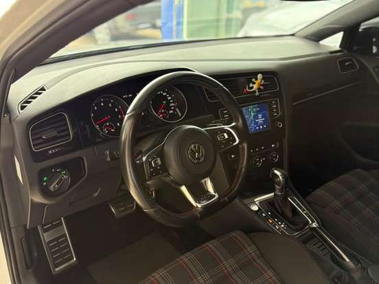 VOLKSWAGEN-GOLF-2.0 TSI GTI 16V TURBO GASOLINA 4P AUTOMÁTICO VOLKSWAGEN-GOLF-2017