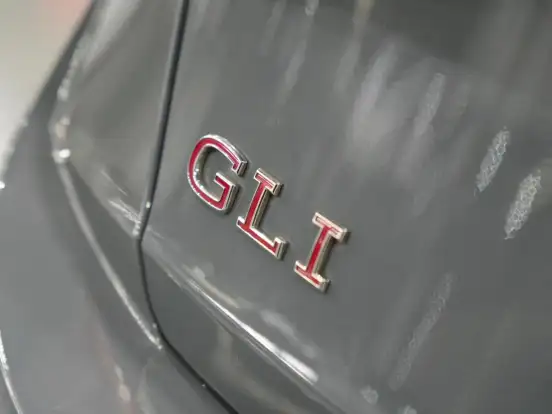 VOLKSWAGEN-JETTA-2023