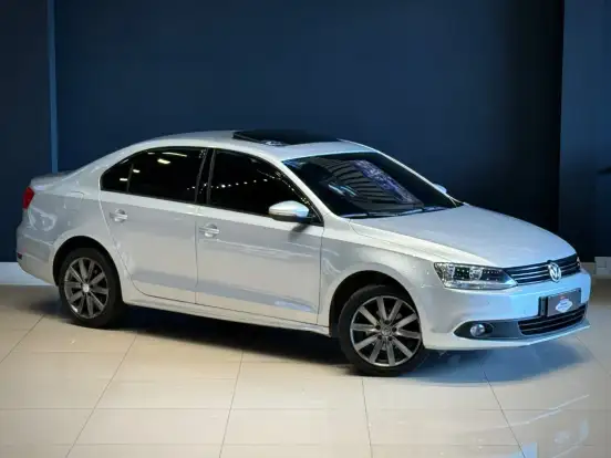 VOLKSWAGEN-JETTA-2013