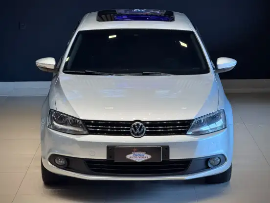 VOLKSWAGEN-JETTA-2013