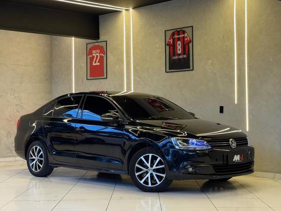 VOLKSWAGEN JETTA 2.0 COMFORTLINE FLEX 4P TIPTRONIC