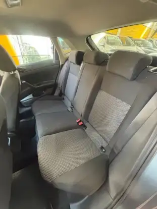 VOLKSWAGEN-POLO-2019