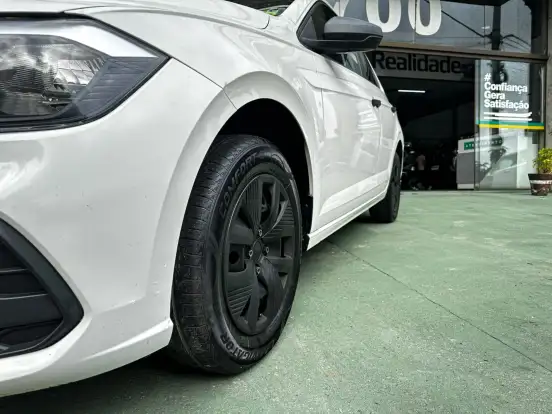 VOLKSWAGEN-POLO-2023