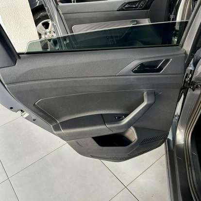 VOLKSWAGEN-POLO-2025