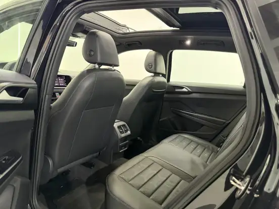 VOLKSWAGEN-TAOS-2021