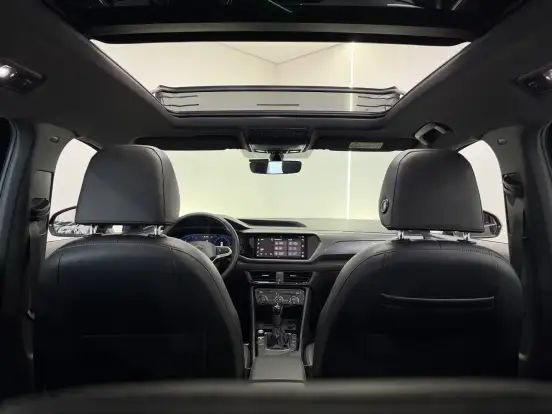 VOLKSWAGEN-TAOS-2021