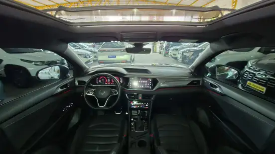 VOLKSWAGEN-TAOS-2023