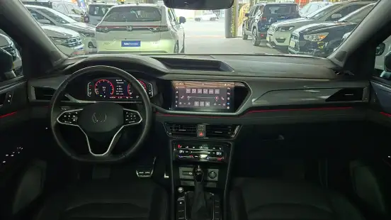 VOLKSWAGEN-TAOS-2023